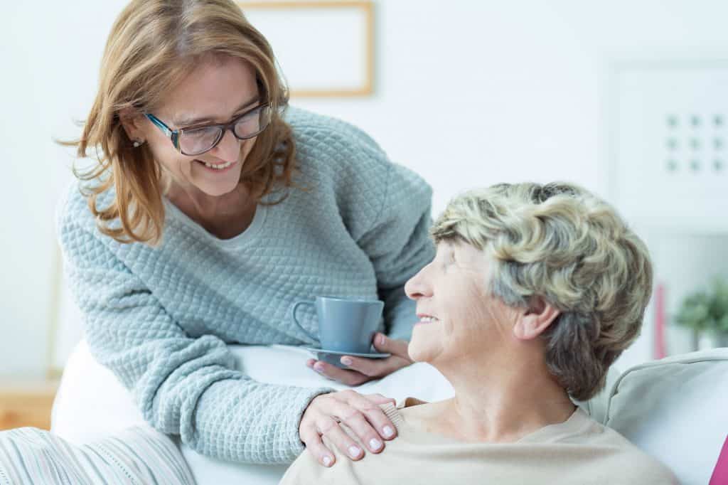 senior avec sa fille