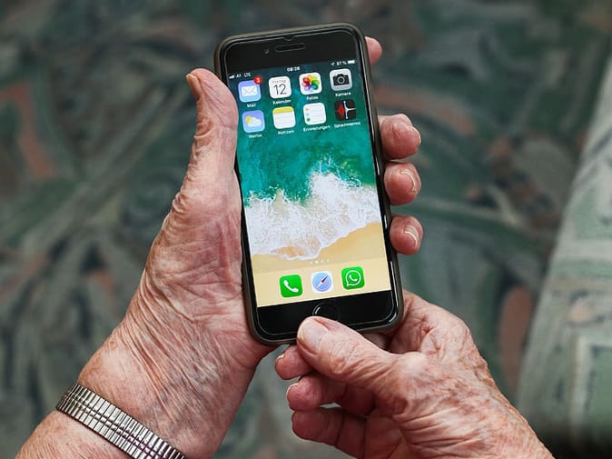 Smartphone senior: lequel choisir ?