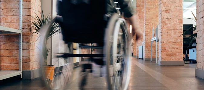 Quel fauteuil roulant choisir pour une personne âgée ?