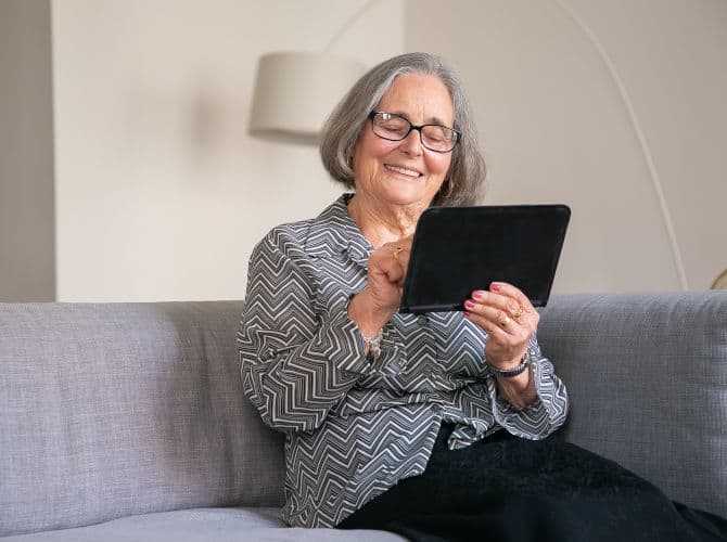 Découvrez Lily, la meilleure tablette des + 80 ans - Linkia